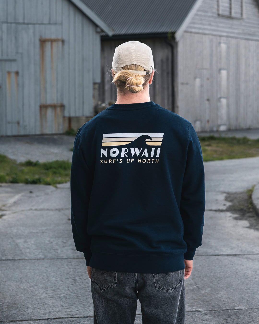 Surf's up north - Dyp blå - Sweater