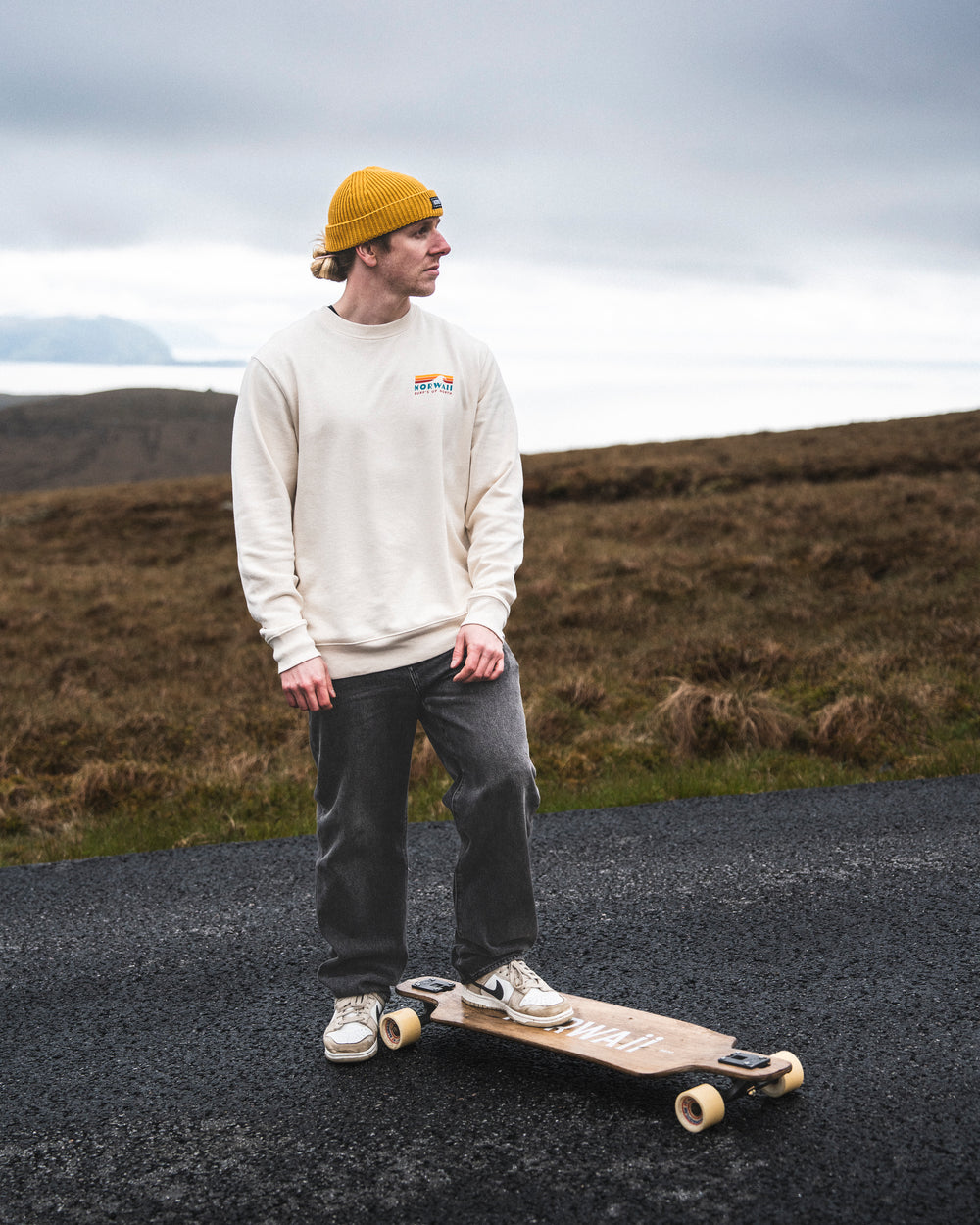 Surf's up north - Naturlig - Sweater