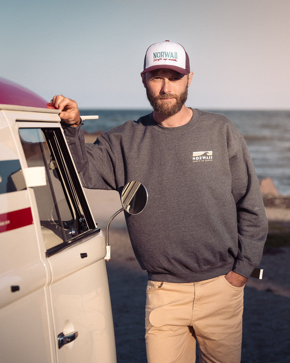 Surf's up north - Dark Heather - Sweater