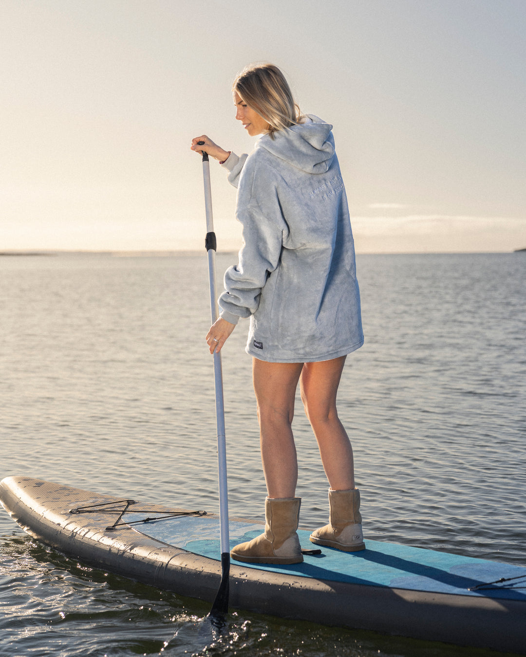 Poncho Hoodie – grå